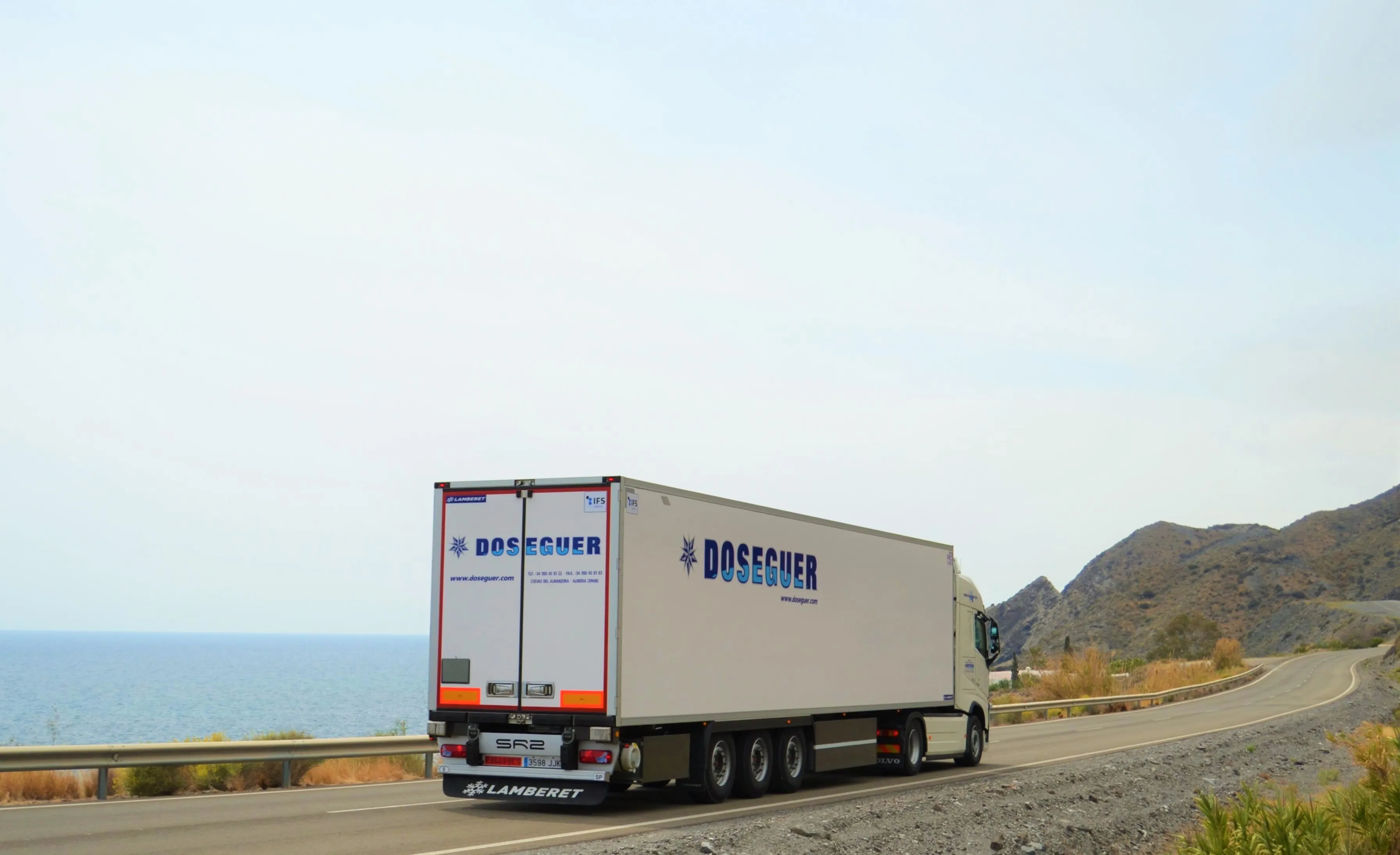 Doseguer refrigerated semi-trailer on the road
